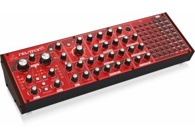 Behringer Neutron Paraphonic mode allows both 3340 analog oscillators to be independently controlled for an expanded palette of tonal options