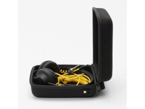 Magma Headphone Case II Fits almost all current DJ and studio headphone models Lightweight EVA DuraShock material and water-resistant