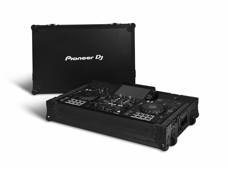 Pioneer DJ FLT-XDJRX3 perfect size for the XDj-RX3. with removable cable cover, allowing easy access to cables, and handles and wheels.
