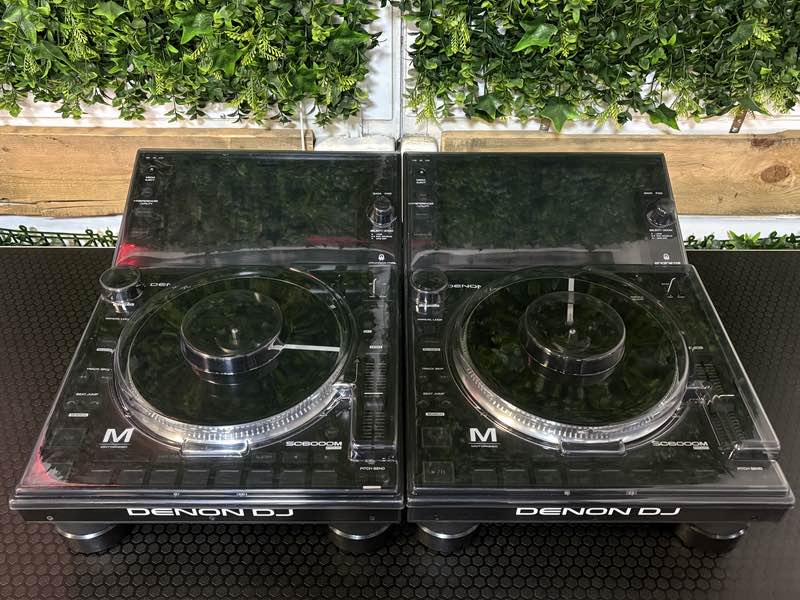 2 x Denon DJ SC6000M (pair) - Usado