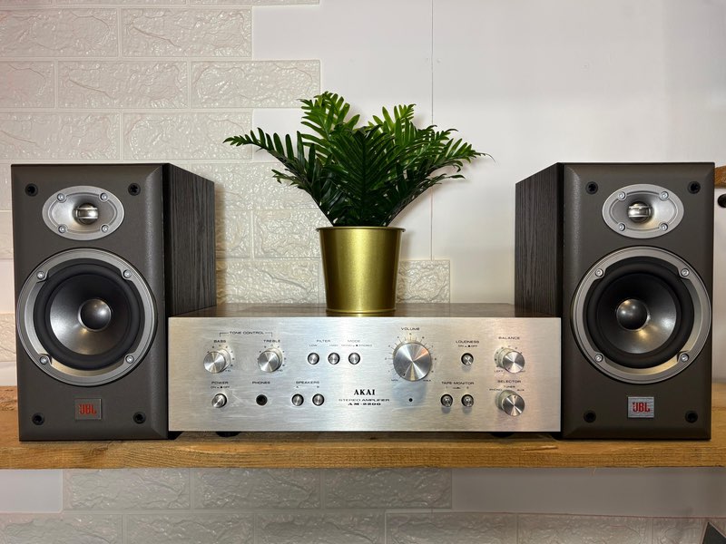 AKAI AM-2200 + JBL-E-20