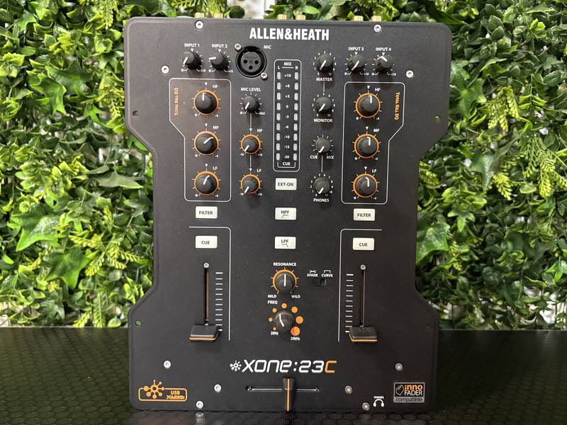Allen & Heath XONE:23C Usado